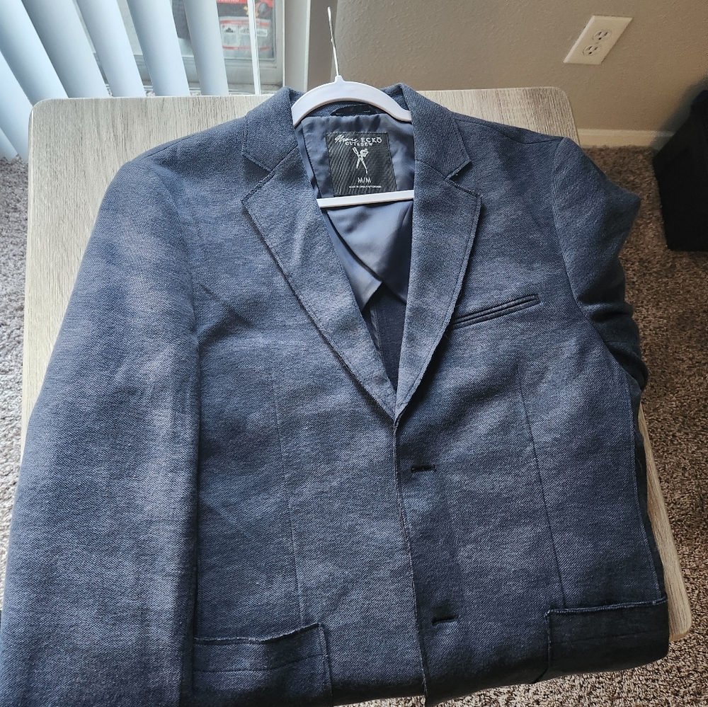 Blazer - Picture 3 of 4